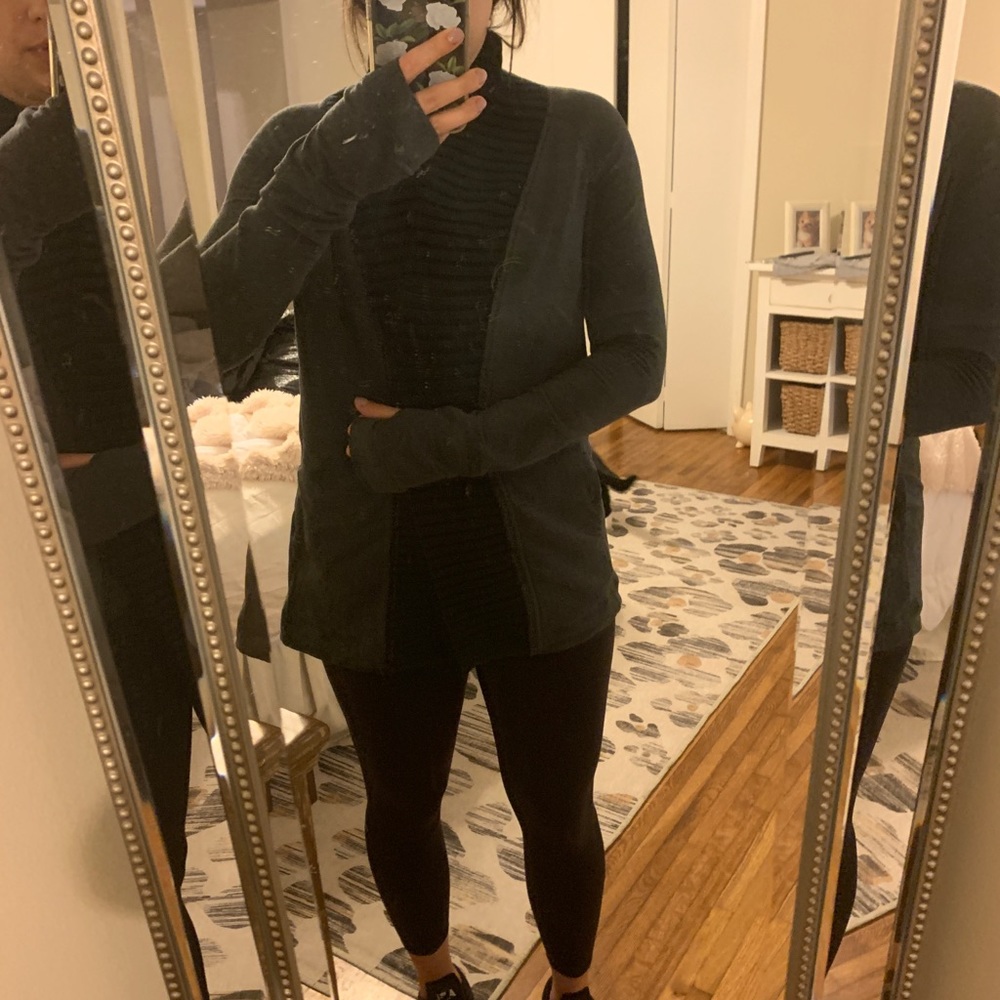 Lulu Lemon Jacket - Picture 6 of 6